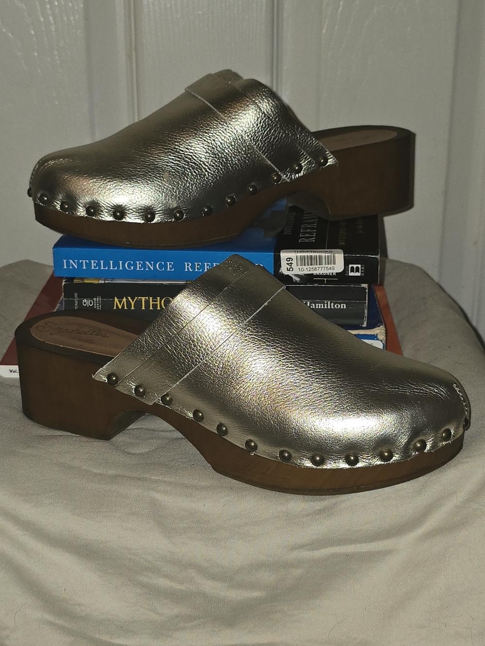 Seychelles Loud and Clear Platinum Metallic Leather Clogs 8.5 Rare